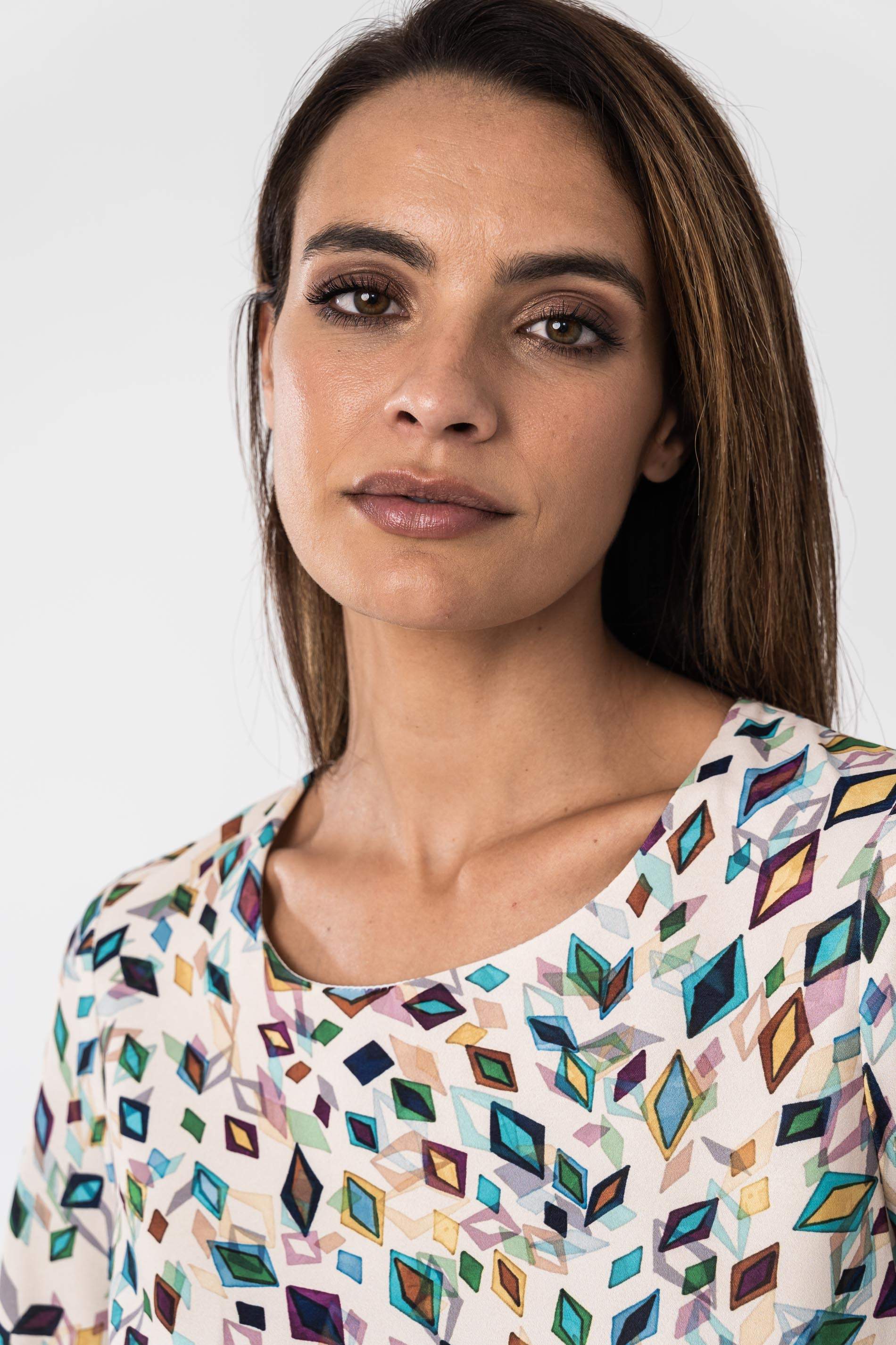 BLUSA DOBLE CAPA ROMBOS COLOR 