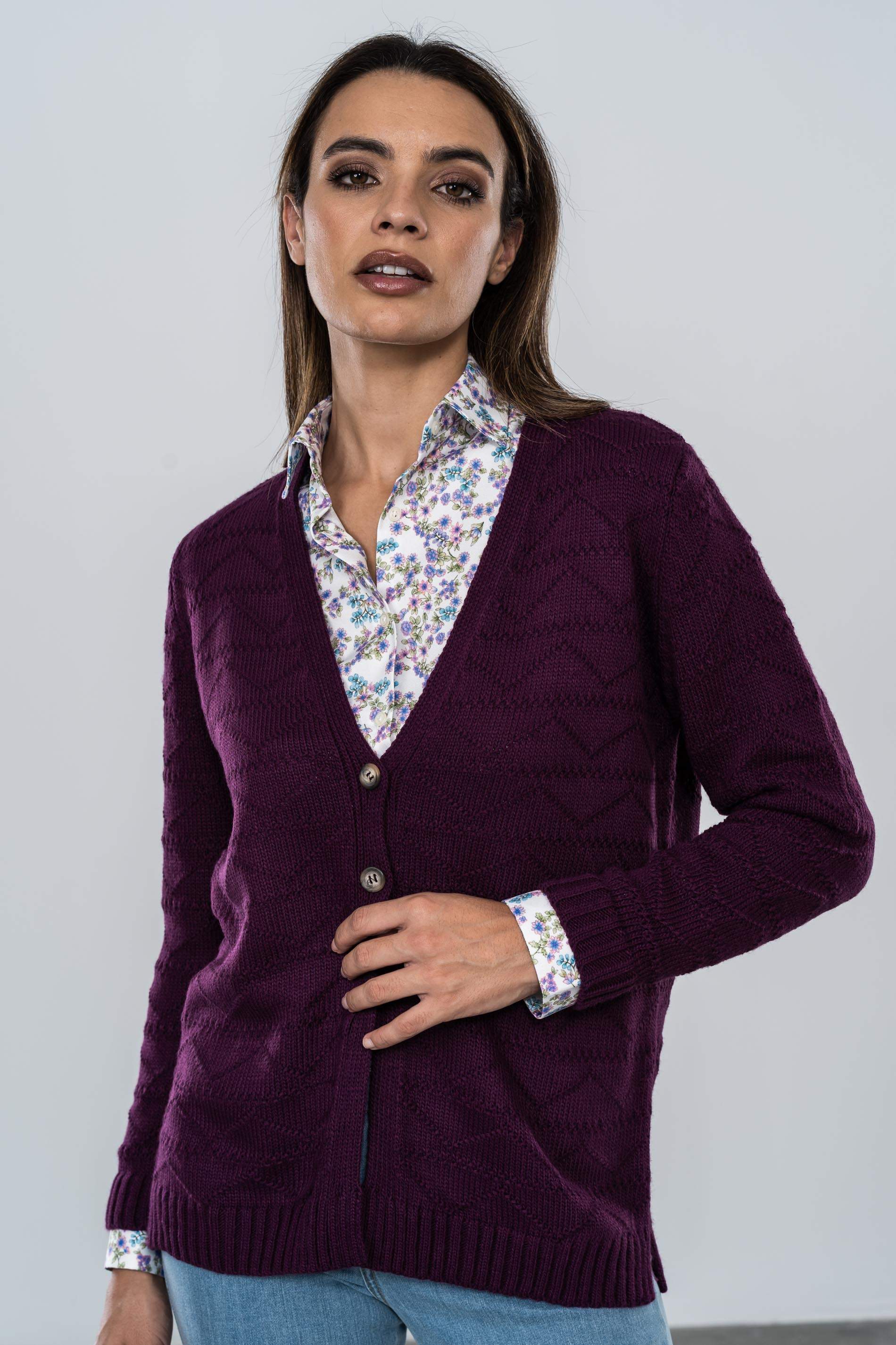 CHAQUETA DISEÑO ZIG ZAG DOS BOTONES MORADO