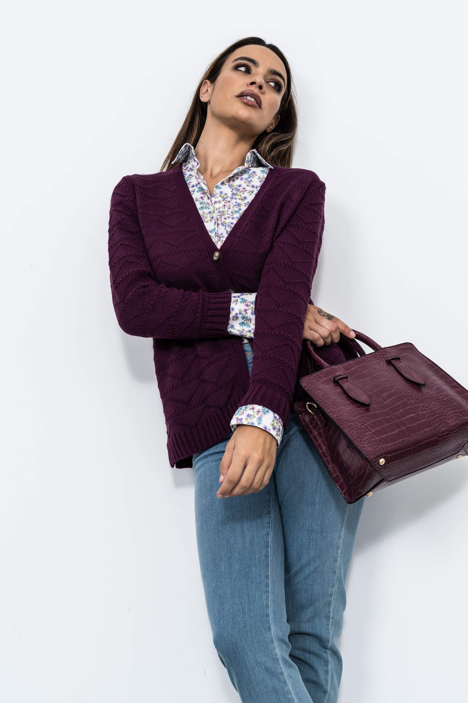 CHAQUETA DISEÑO ZIG ZAG DOS BOTONES MORADO